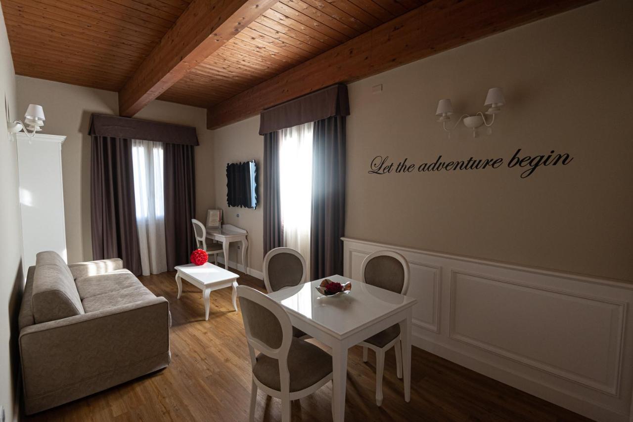 Suites & Apartments Liola' Кастрочело Экстерьер фото