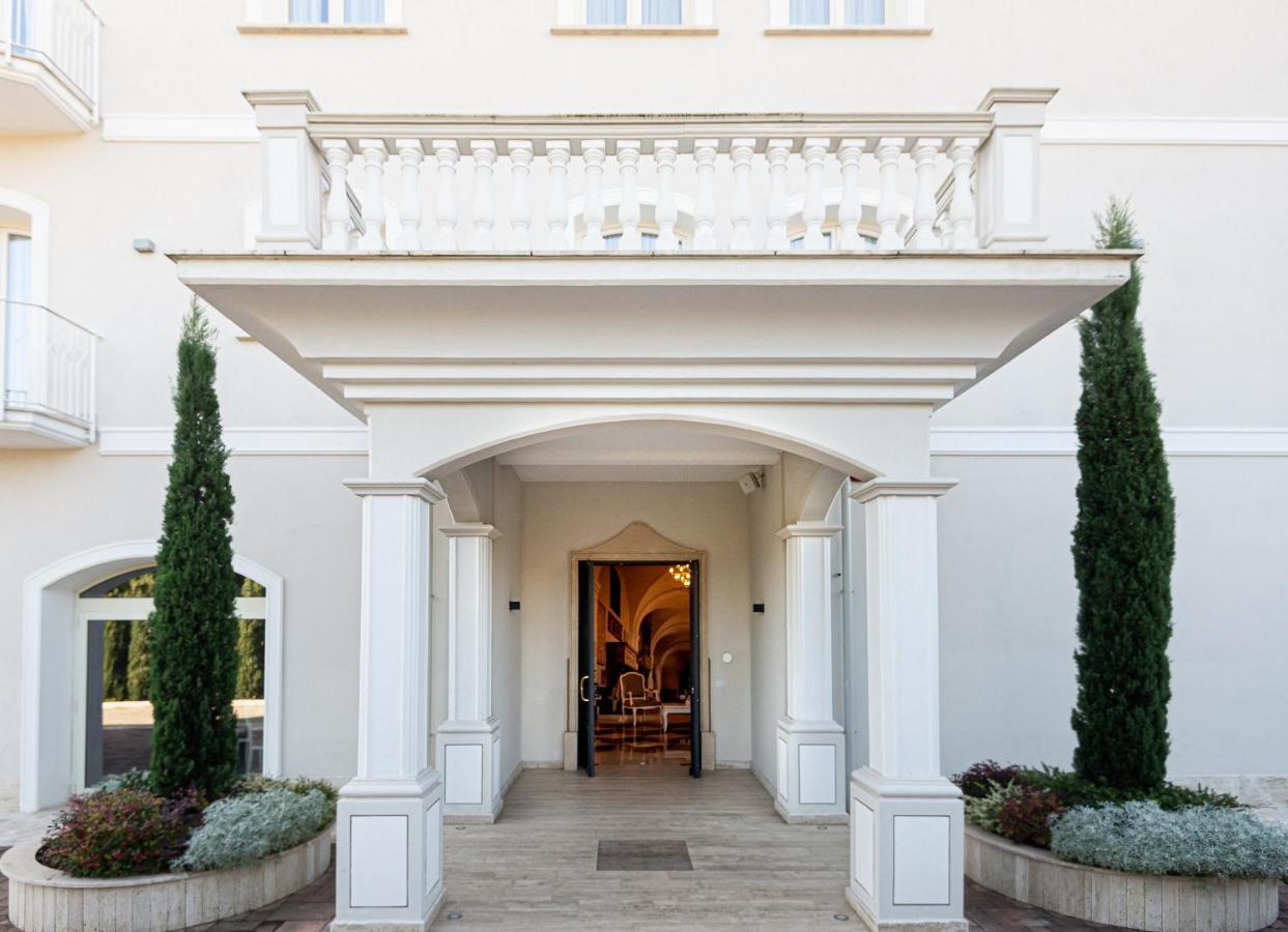 Suites & Apartments Liola' Кастрочело Экстерьер фото